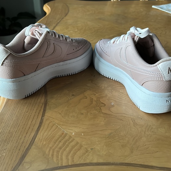 New Nike women’s shoes, light pink, size 7 - Picture 7 of 7